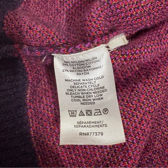 Ann Taylor Plaid Cardigan V Neck Red Purple Button Down Sz M Academia Preppy - Picture 11 of 11